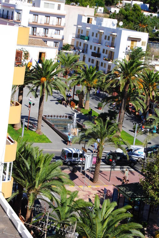 Hostal Mayol Santa Eularia des Riu Exteriör bild