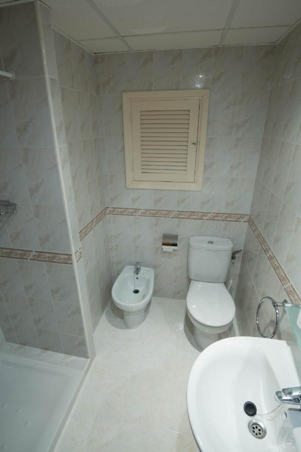 Hostal Mayol Santa Eularia des Riu Exteriör bild