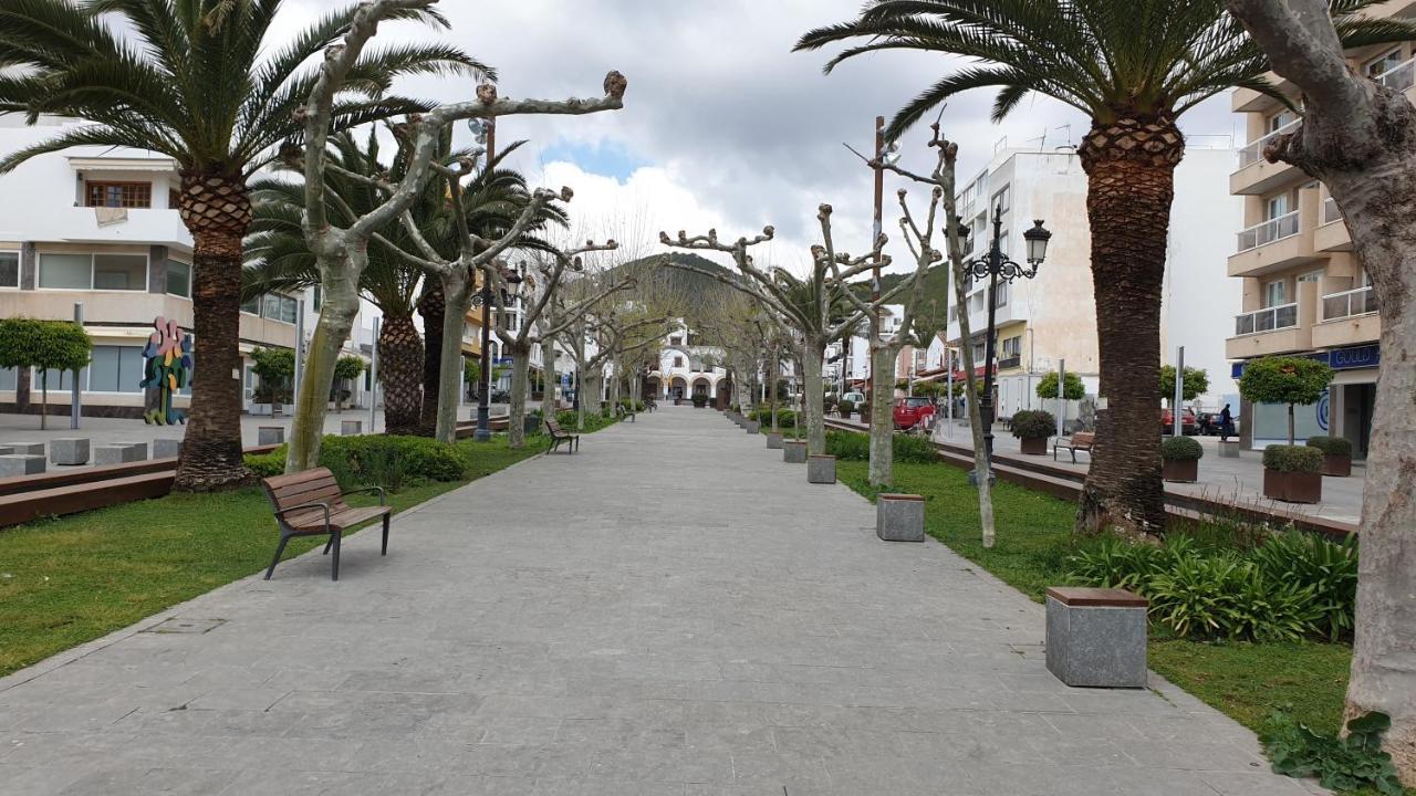 Hostal Mayol Santa Eularia des Riu Exteriör bild